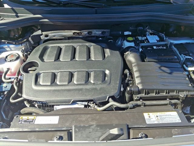 Certified 2025 Volkswagen Tiguan SE w/ Panoramic Sunroof Package AWD/4WD image 29