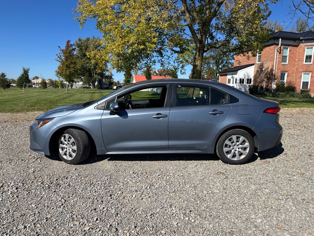 Used 2023 Toyota Corolla LE FWD image 6