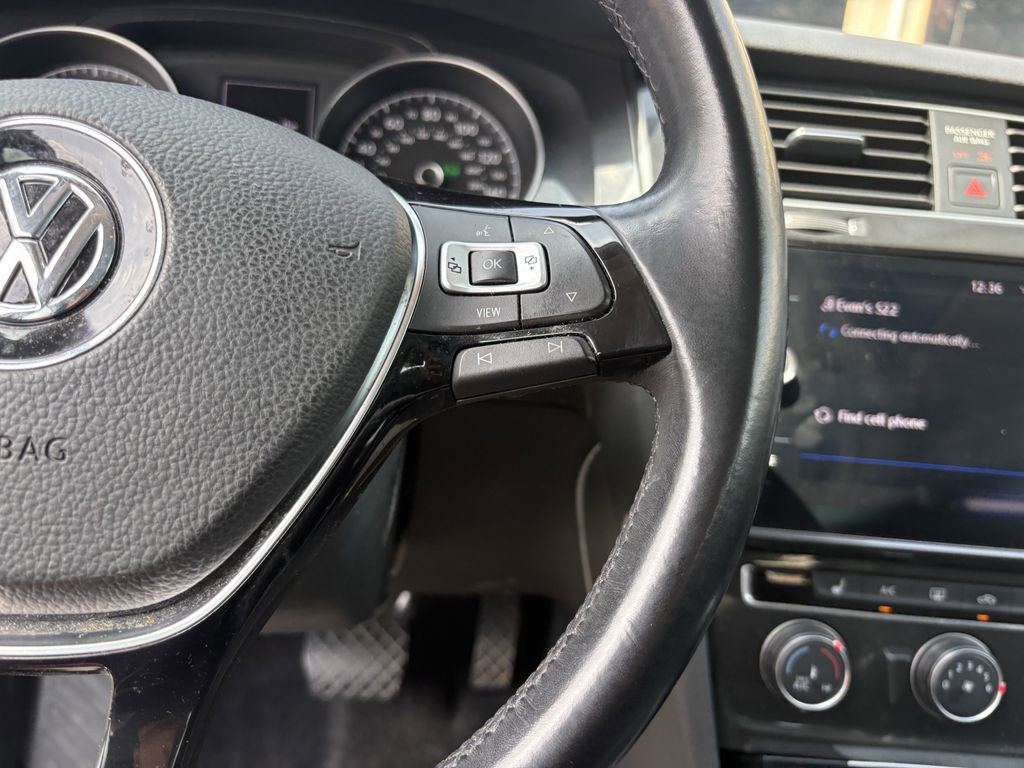 Used 2019 Volkswagen Golf SE image 17