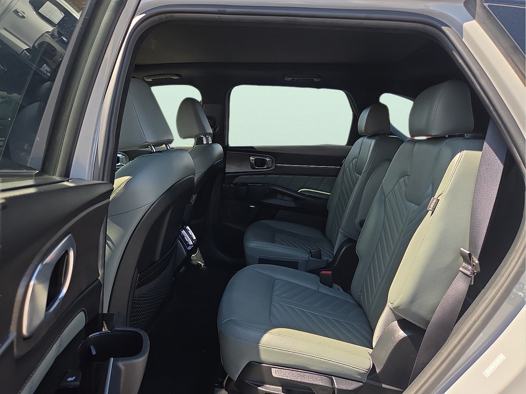 Used 2024 Kia Sorento SX Prestige w/ Sage Leather Package AWD/4WD image 11