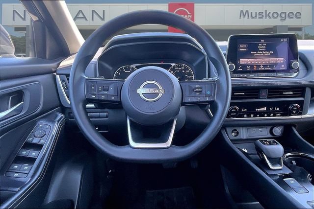 Used 2024 Nissan Rogue SV FWD image 8