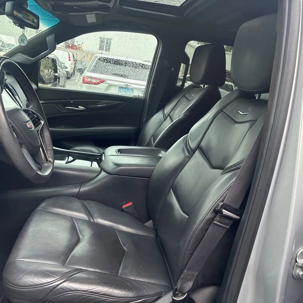 Used 2017 Cadillac Escalade ESV Platinum AWD/4WD image 20