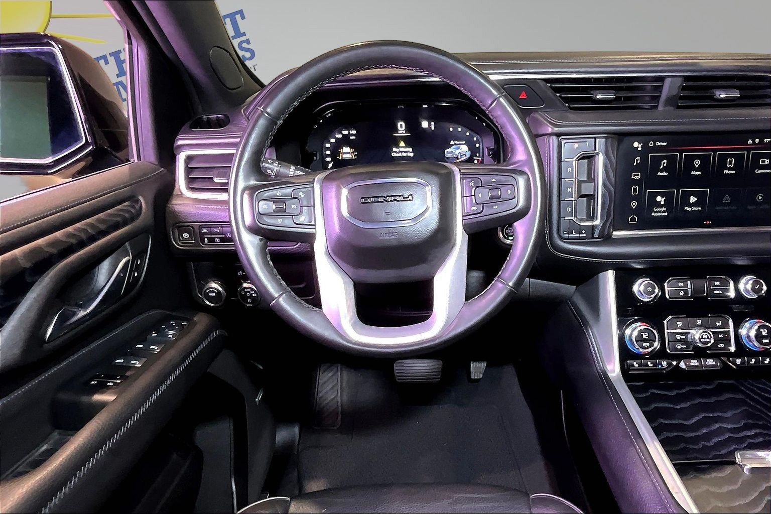 Used 2023 GMC Yukon XL Denali RWD image 9
