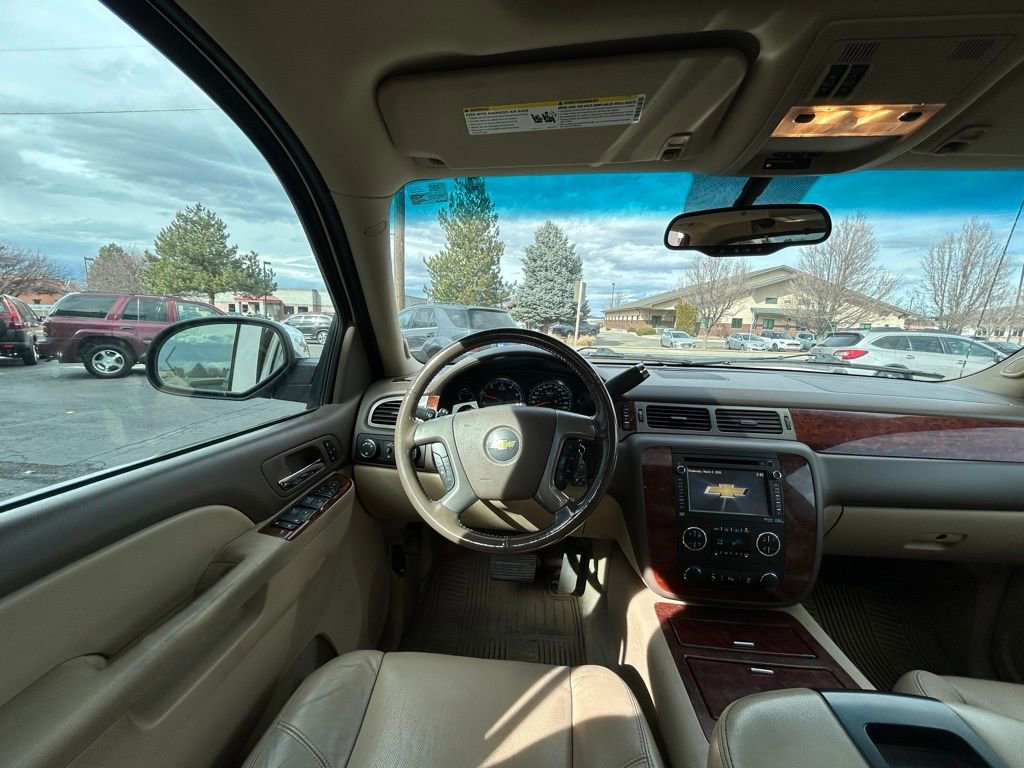 Used 2013 Chevrolet Avalanche LTZ image 12