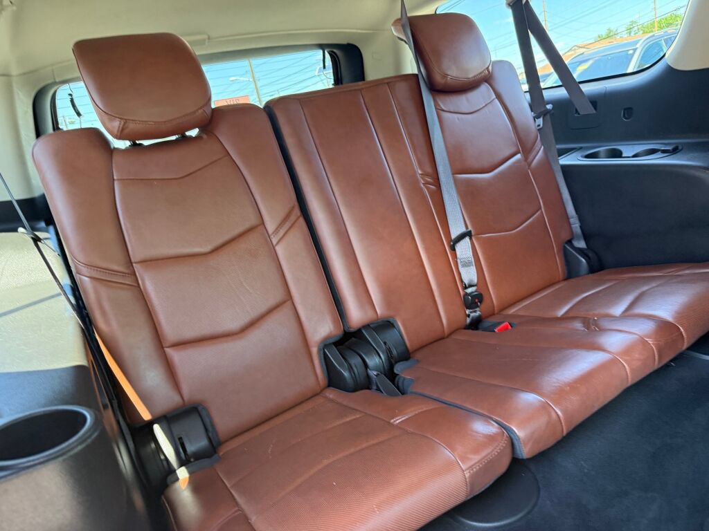 Used 2016 Cadillac Escalade ESV Luxury AWD/4WD image 31