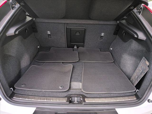 Certified 2023 Volvo C40 Recharge Core image 6