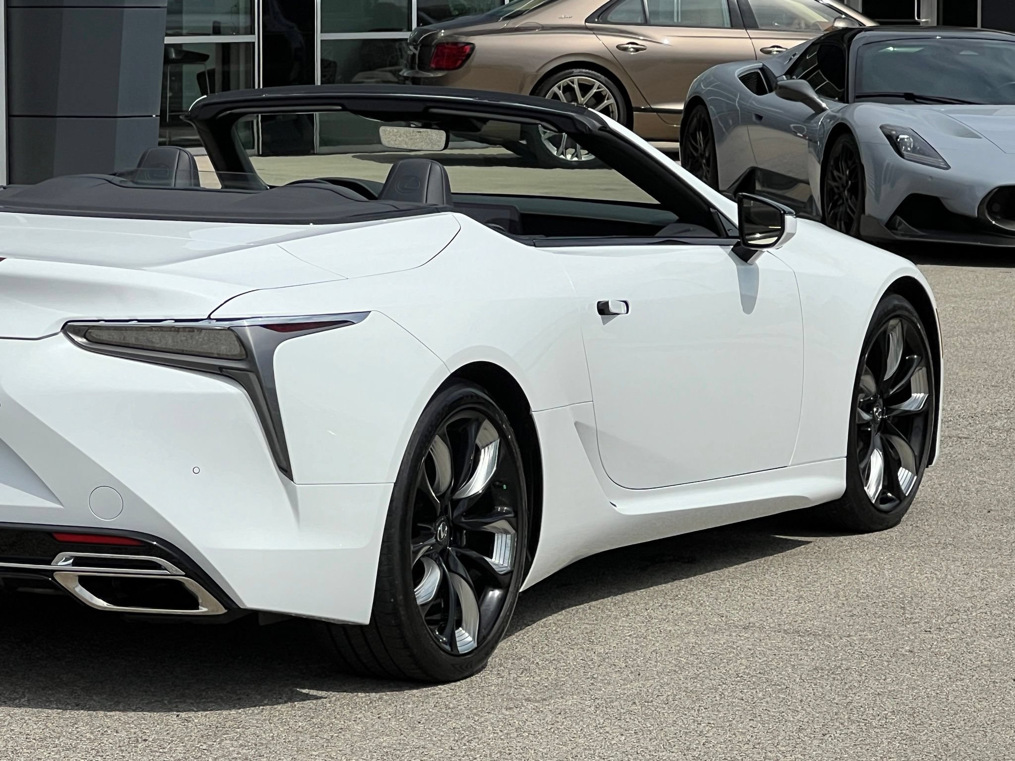 Used 2025 Lexus LC 500 Convertible w/ Touring Package RWD image 12