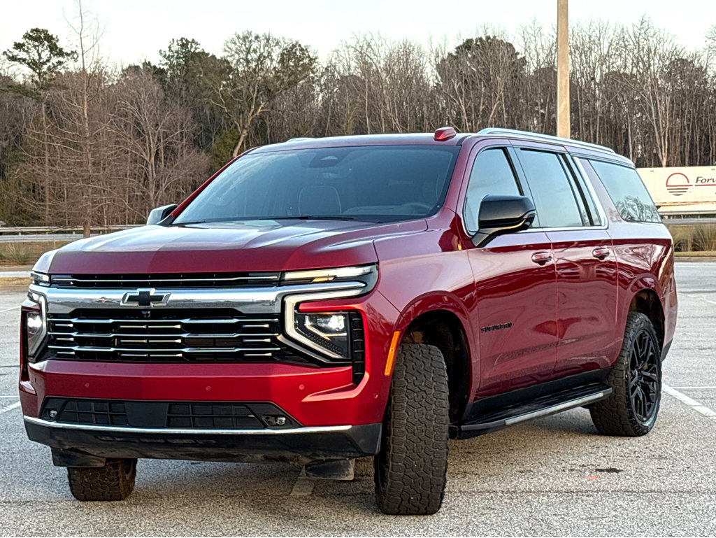New 2025 Chevrolet Suburban Premier image 3