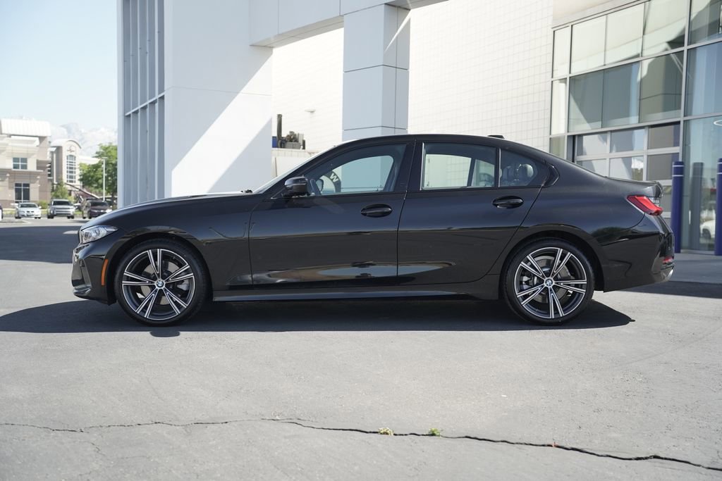 Used 2023 BMW 330i xDrive Sedan w/ Premium Package AWD/4WD image 2