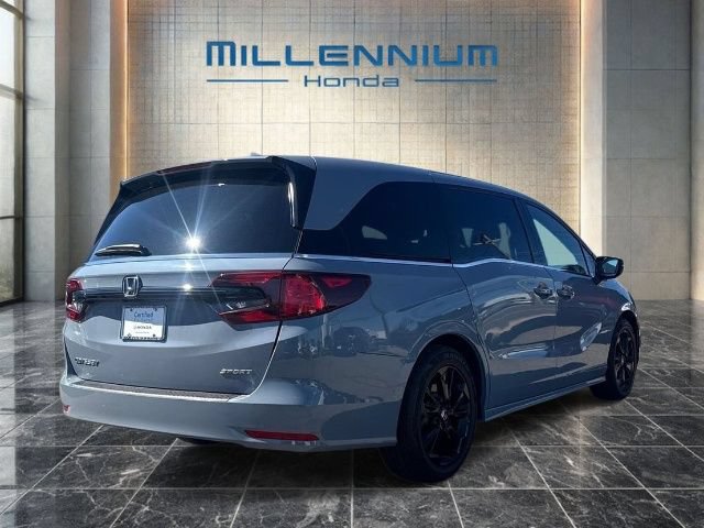 Used 2024 Honda Odyssey Sport image 3