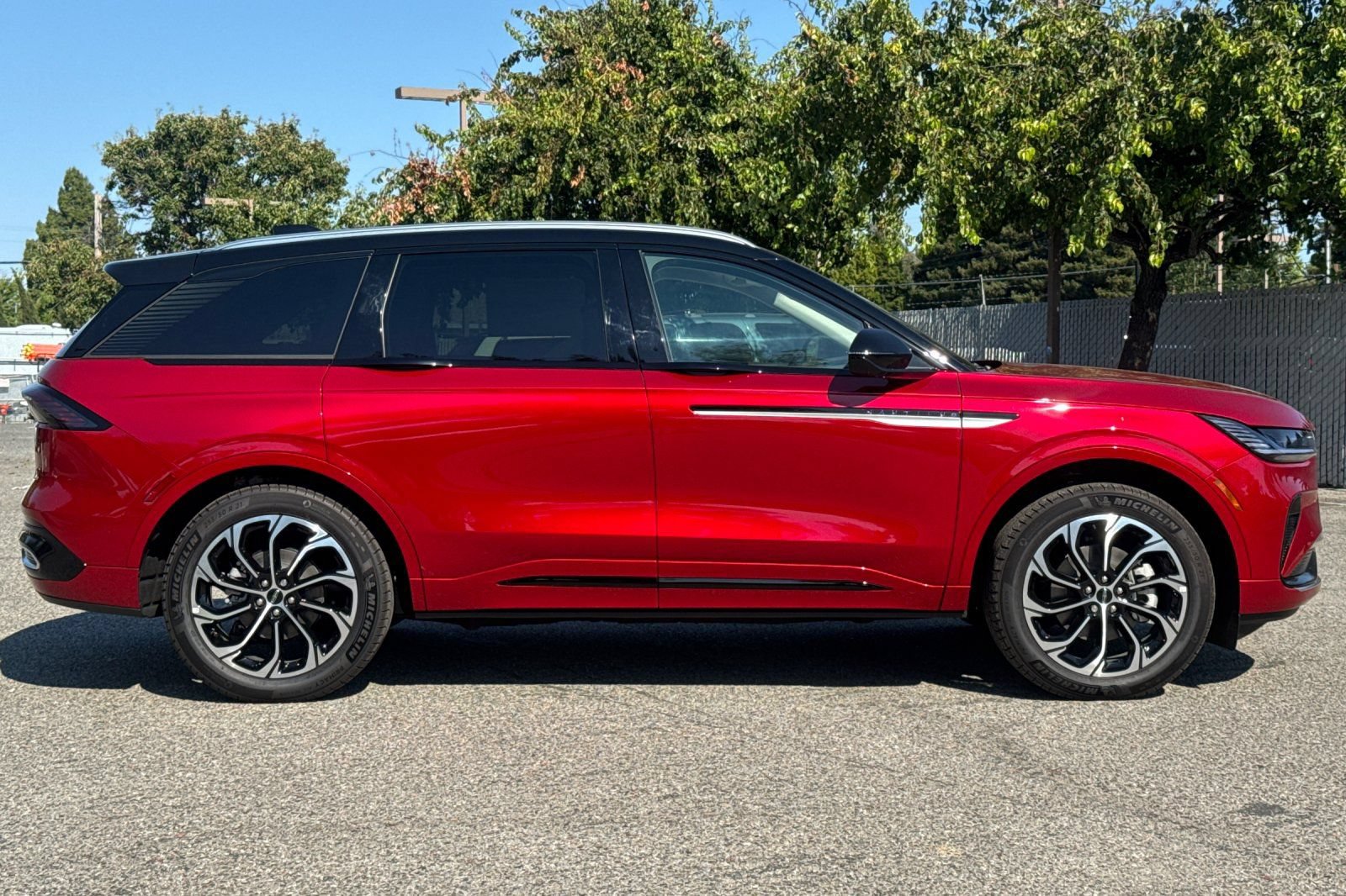 New 2026 Lincoln Nautilus Reserve AWD/4WD image 3