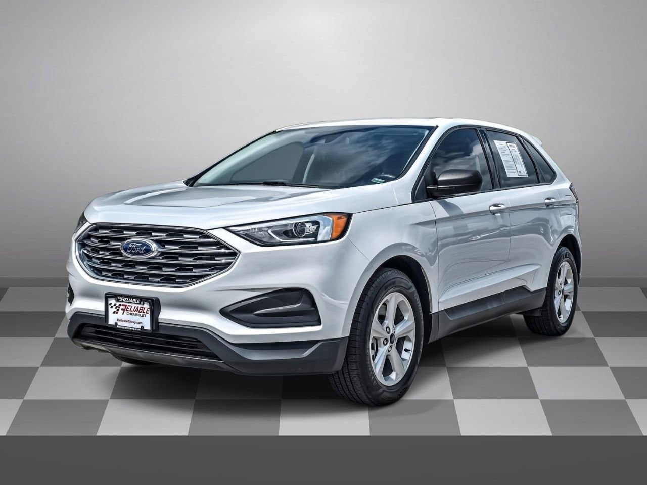 Used 2021 Ford Edge SE FWD image 3