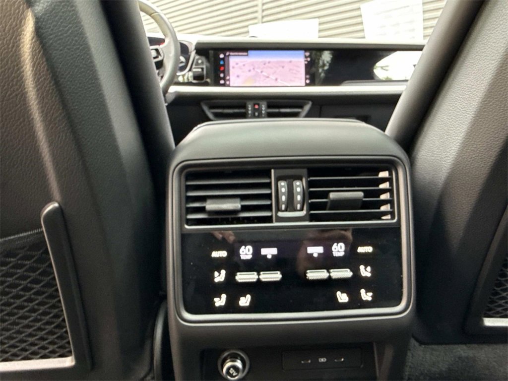 Used 2025 Porsche Cayenne S image 10