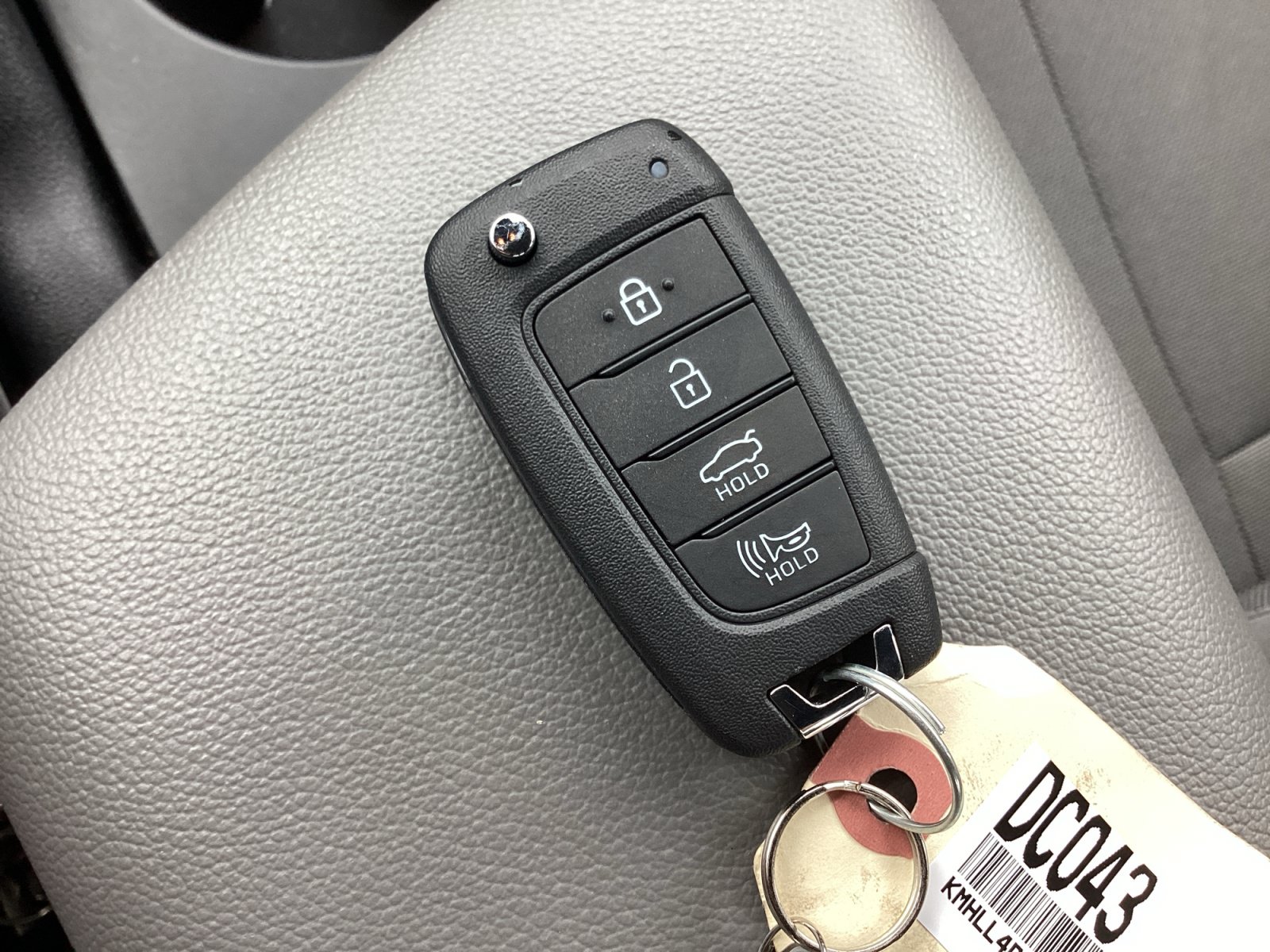 Used 2024 Hyundai Elantra SE FWD image 32