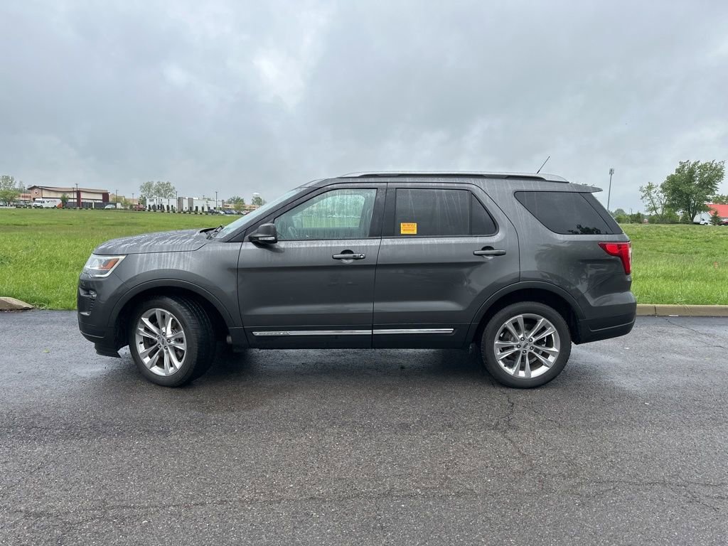 Used 2019 Ford Explorer XLT w/ Equipment Group 202A AWD/4WD image 9