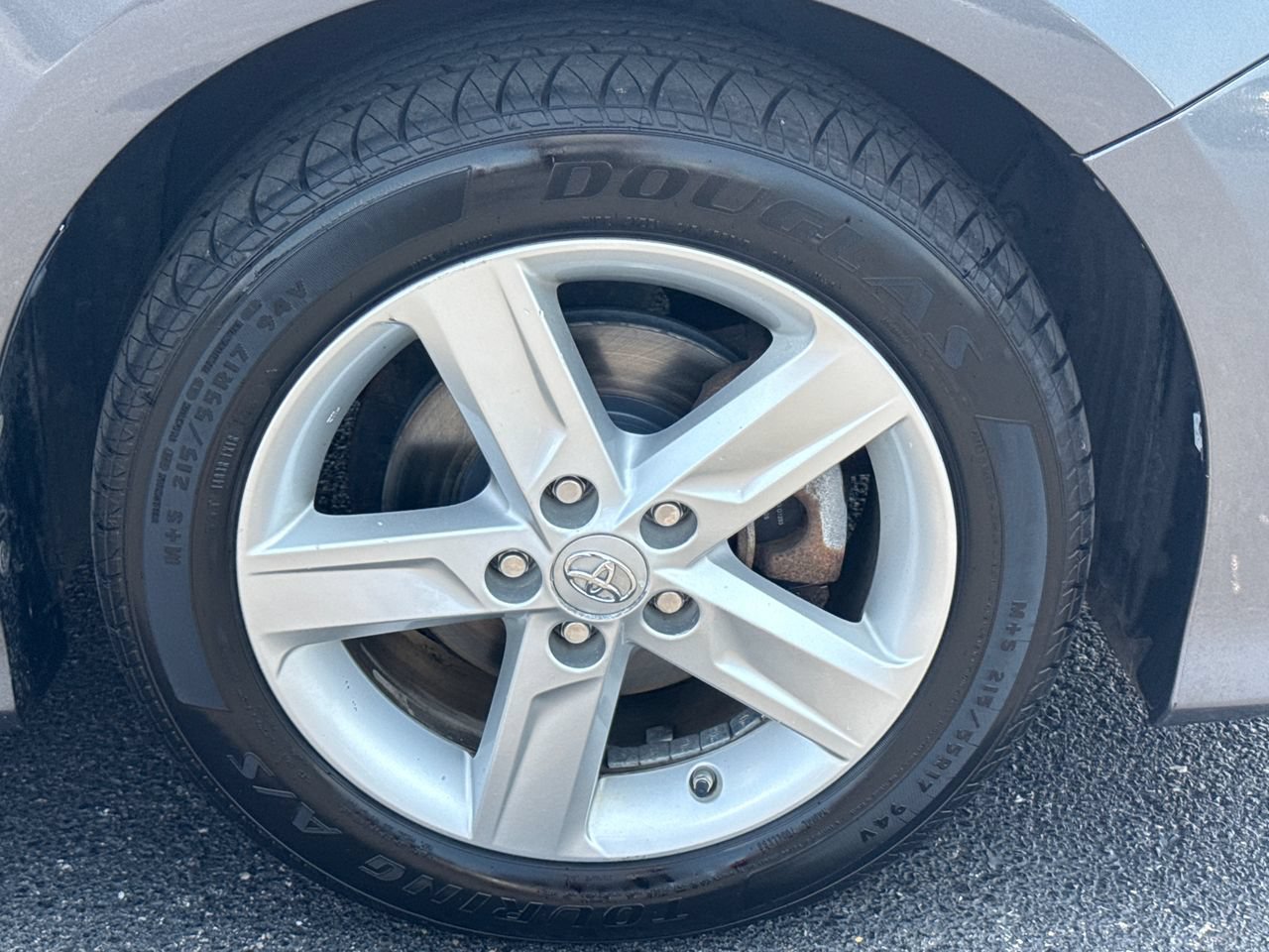 Used 2013 Toyota Camry SE FWD image 9