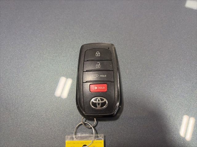 Used 2023 Toyota Venza Limited image 25