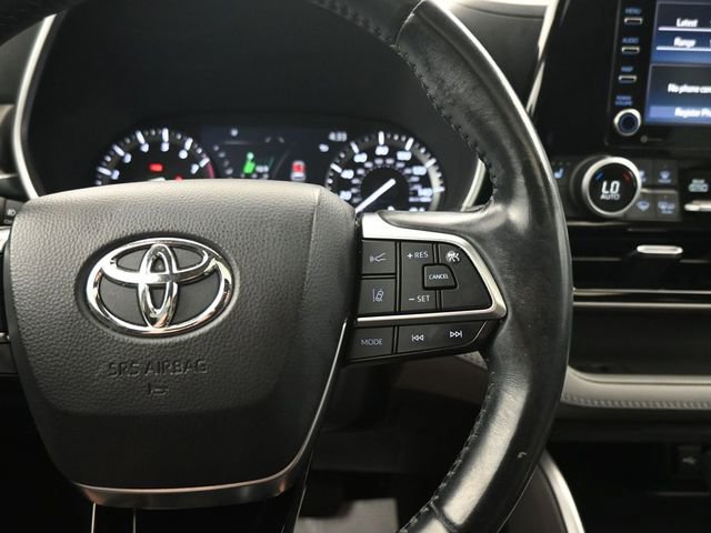 Used 2021 Toyota Highlander XLE image 18