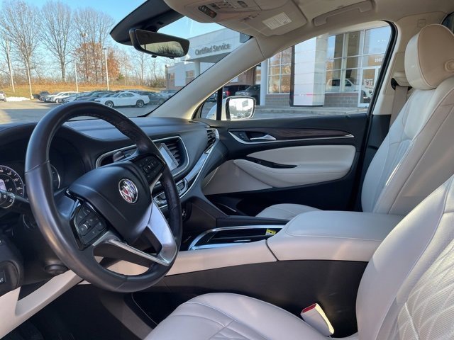 Used 2022 Buick Enclave Avenir image 13
