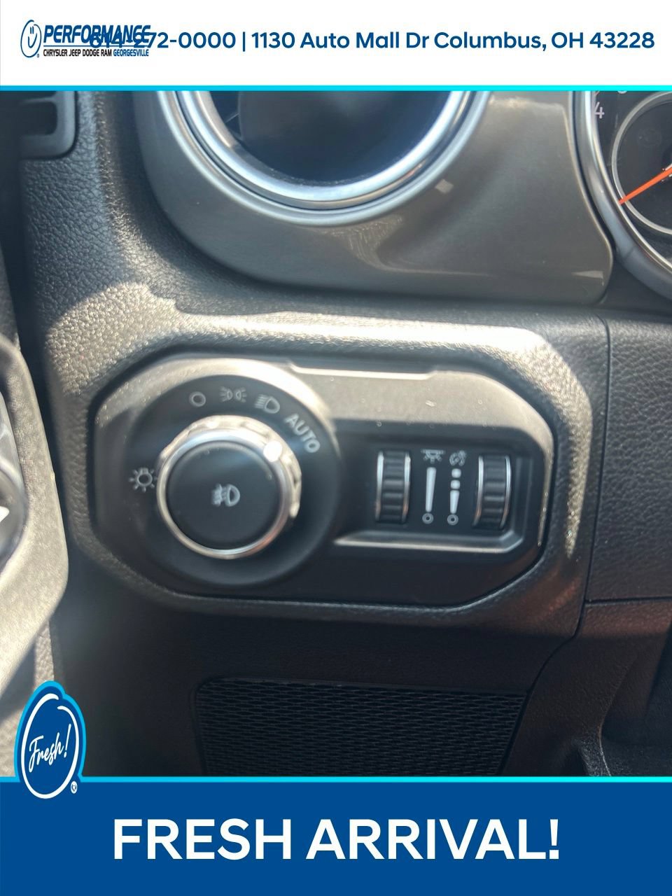 Used 2021 Jeep Wrangler Unlimited Sahara w/ Uconnect 4C Nav & Sound Group AWD/4WD image 25