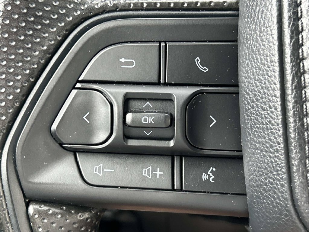 Used 2024 Toyota Tacoma SR5 AWD/4WD image 28
