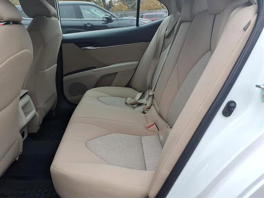 Used 2022 Toyota Camry LE image 30