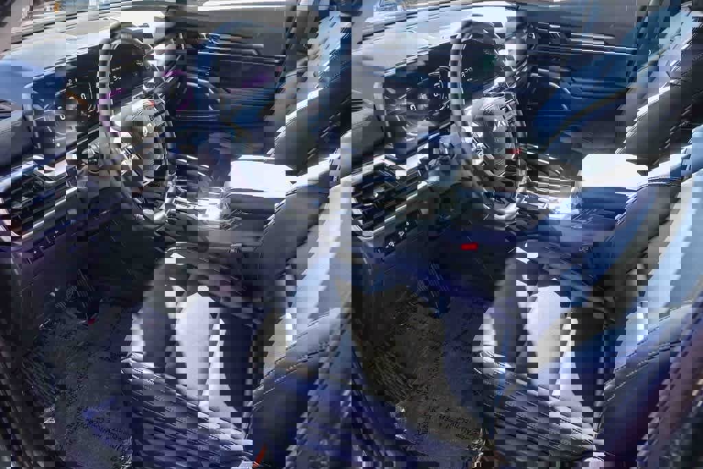 Certified 2024 Kia Telluride LX image 16