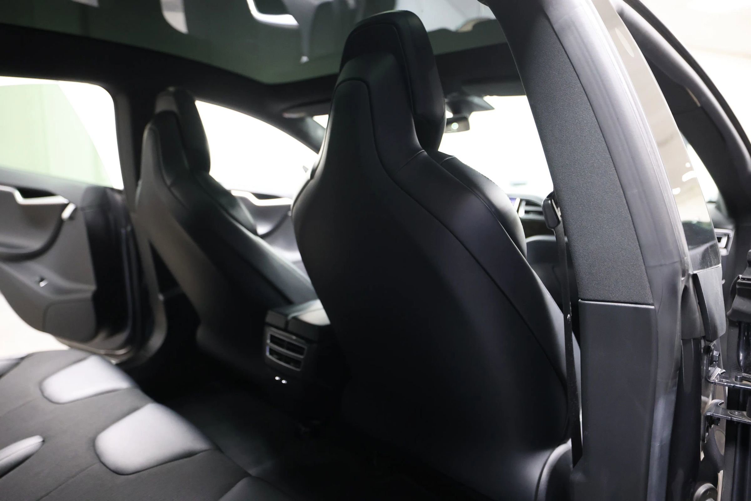 Used 2017 Tesla Model S 90D image 37