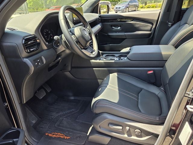 Used 2025 Honda Pilot TrailSport image 16