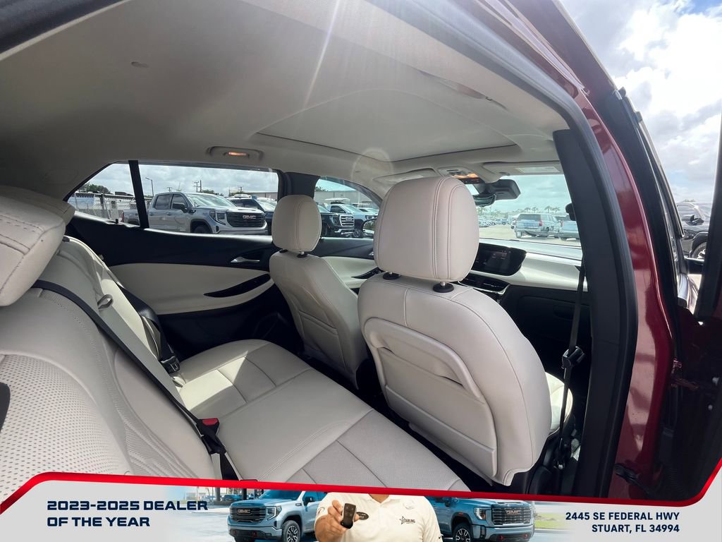 Used 2025 Buick Encore GX Avenir w/ Avenir Technology Package image 17