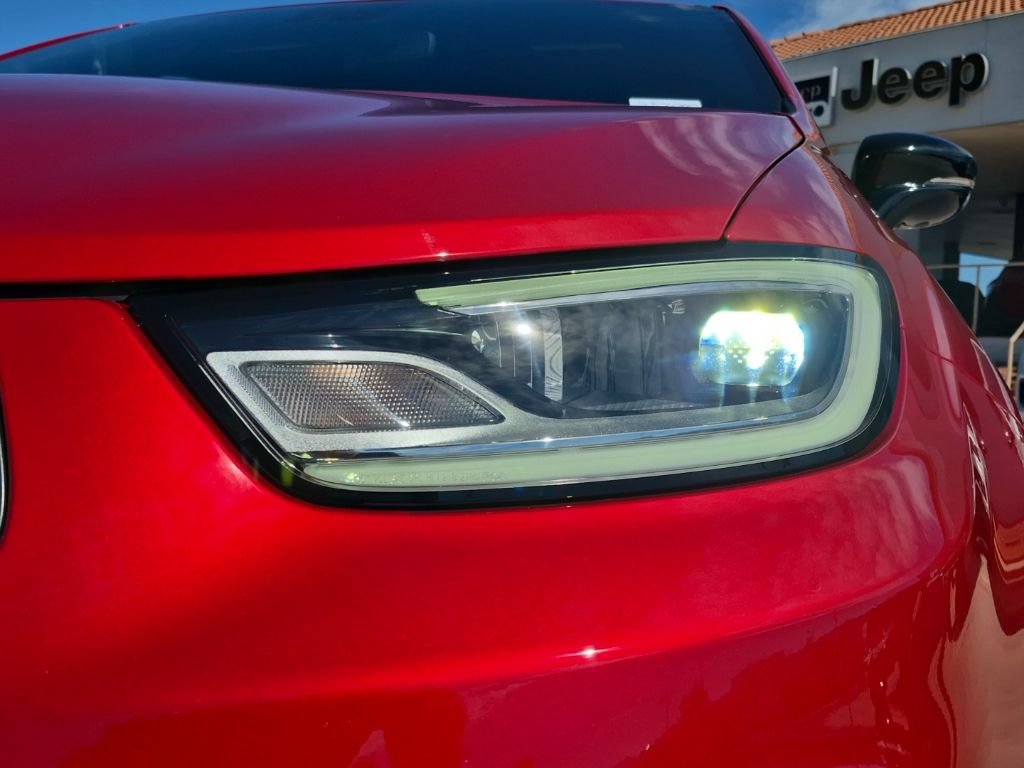 New 2025 Chrysler Pacifica Limited w/ Trailer Tow Group FWD image 16