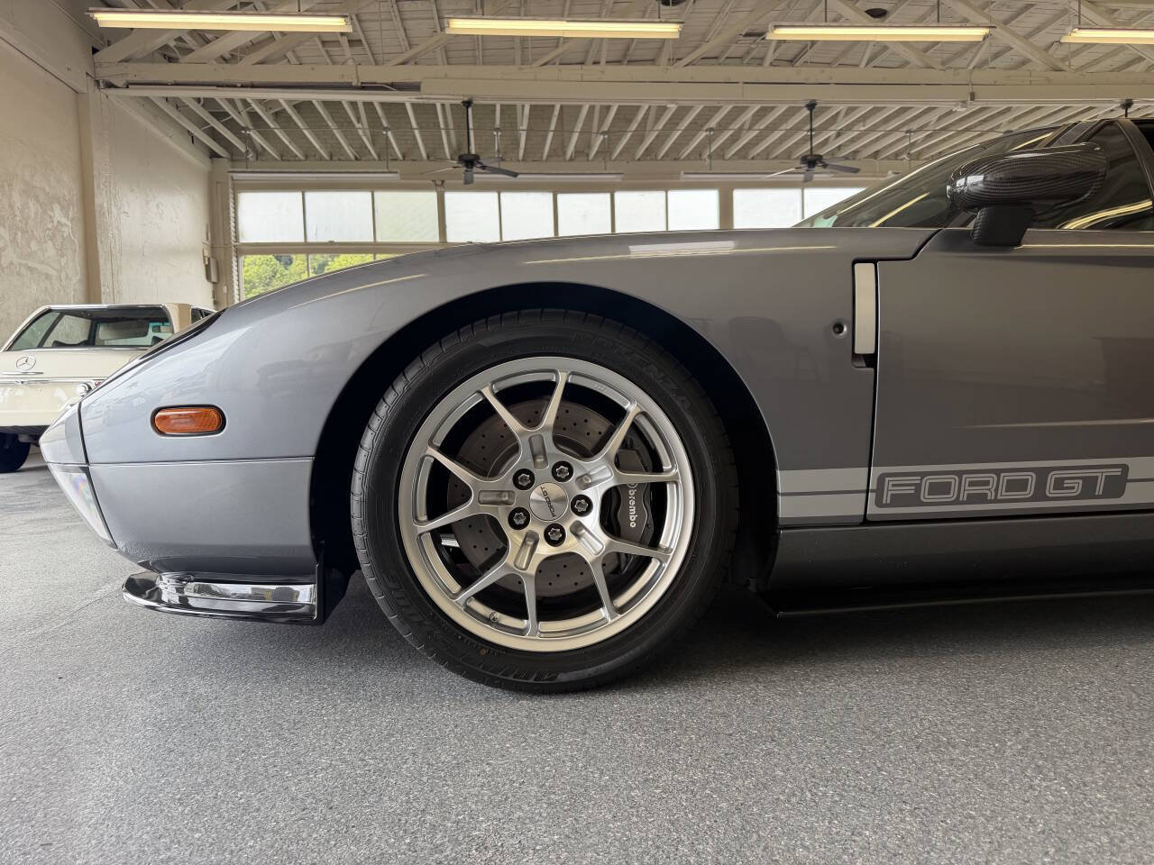 Used 2006 Ford GT RWD image 67