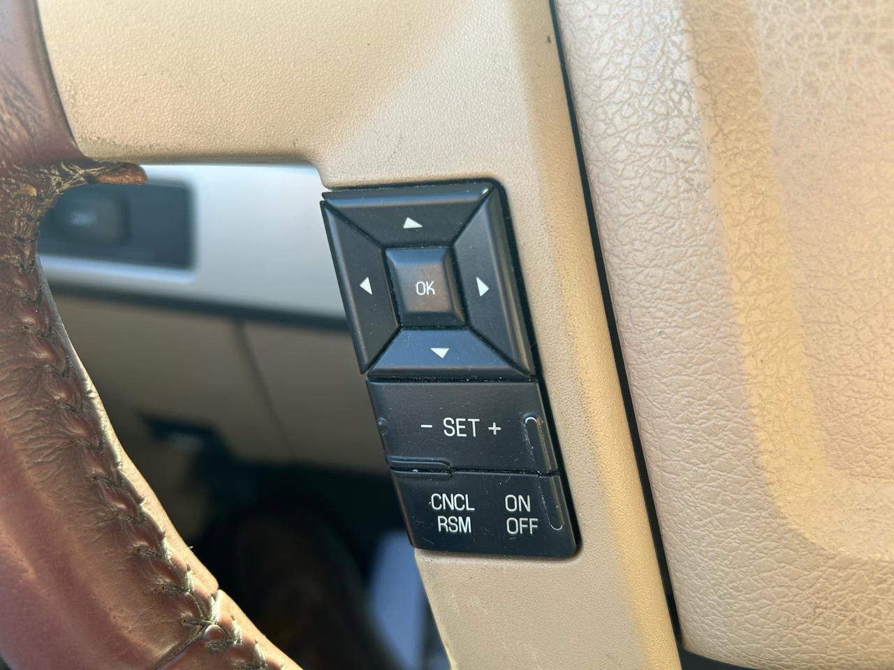 Used 2014 Ford F150 King Ranch w/ King Ranch Luxury Package image 16