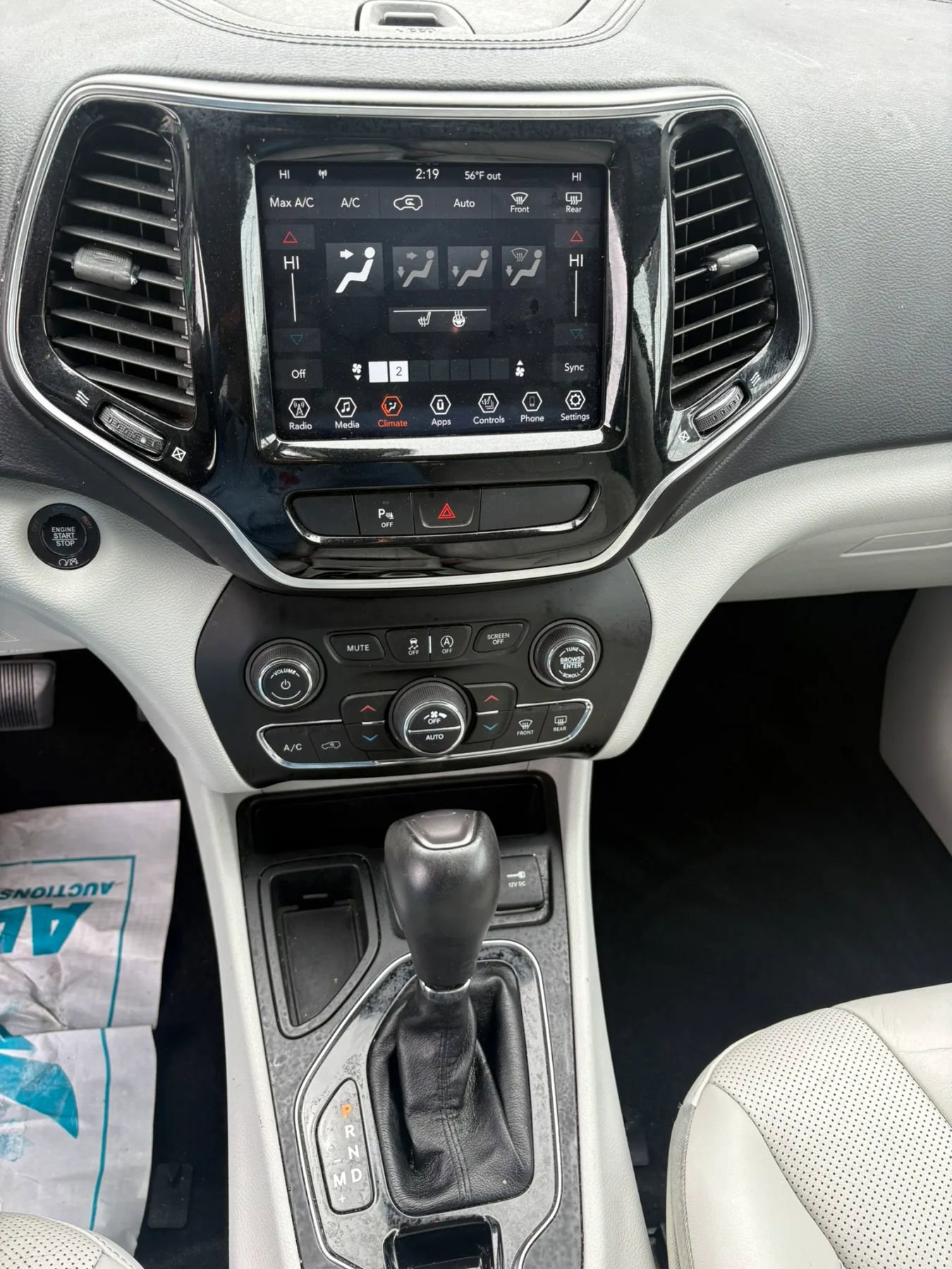 Used 2020 Jeep Cherokee Limited FWD image 10