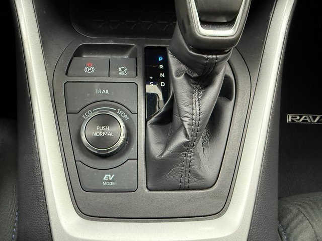 Used 2024 Toyota RAV4 SE image 20
