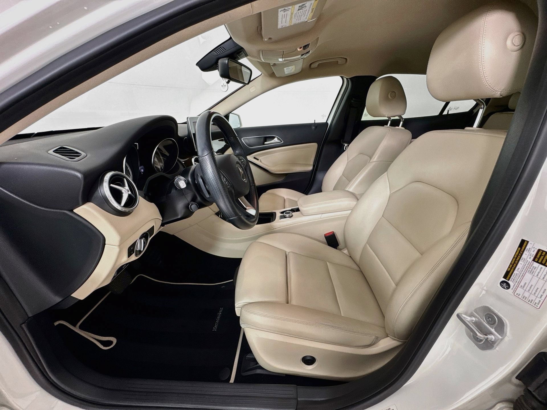 Used 2016 Mercedes-Benz GLA 250 image 21
