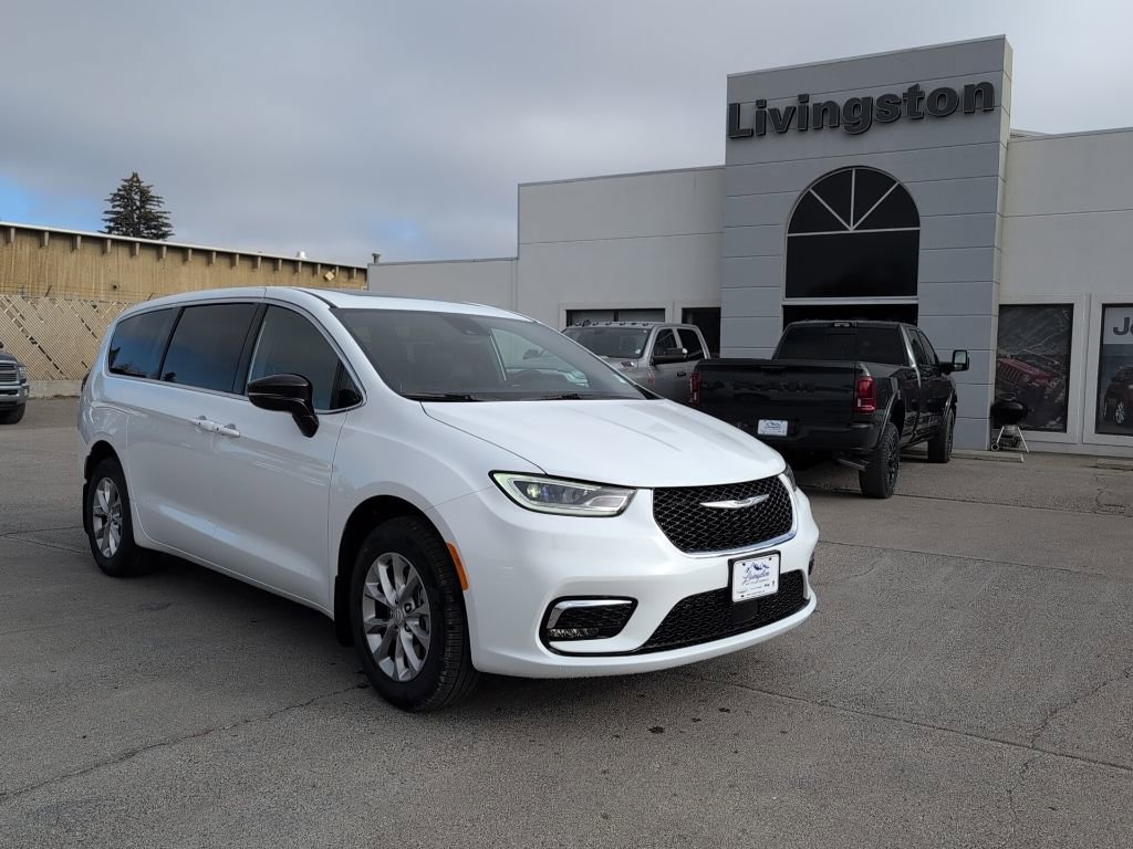 New 2026 Chrysler Pacifica Limited image 2