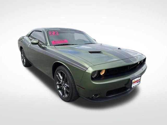 Used 2022 Dodge Challenger SXT w/ Plus Package image 7