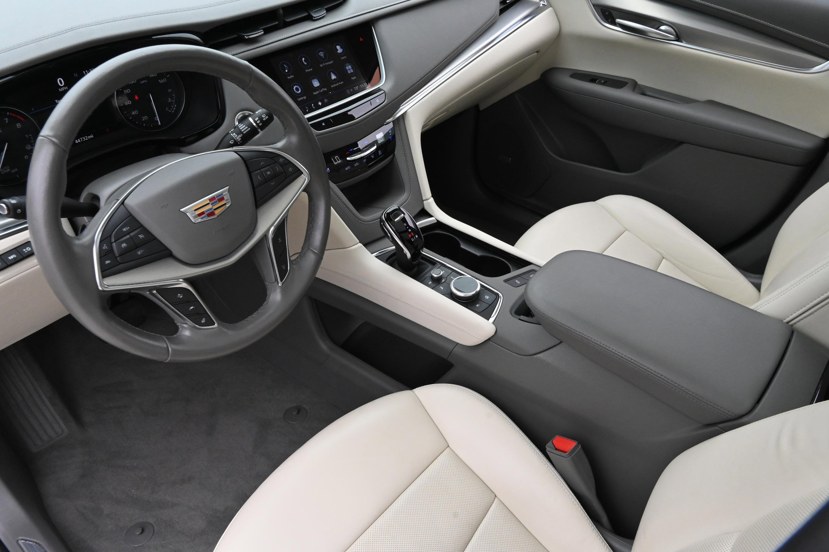 Used 2022 Cadillac XT5 Premium Luxury w/ Technology Package FWD image 12