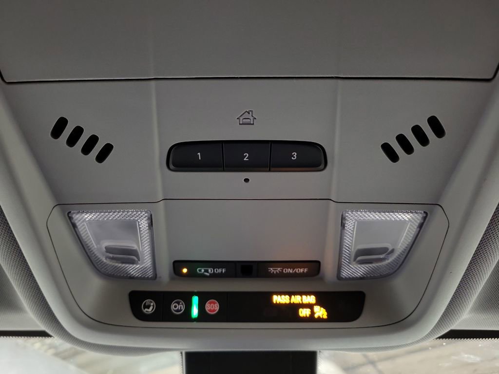 Used 2023 Chevrolet Equinox Premier AWD/4WD image 21