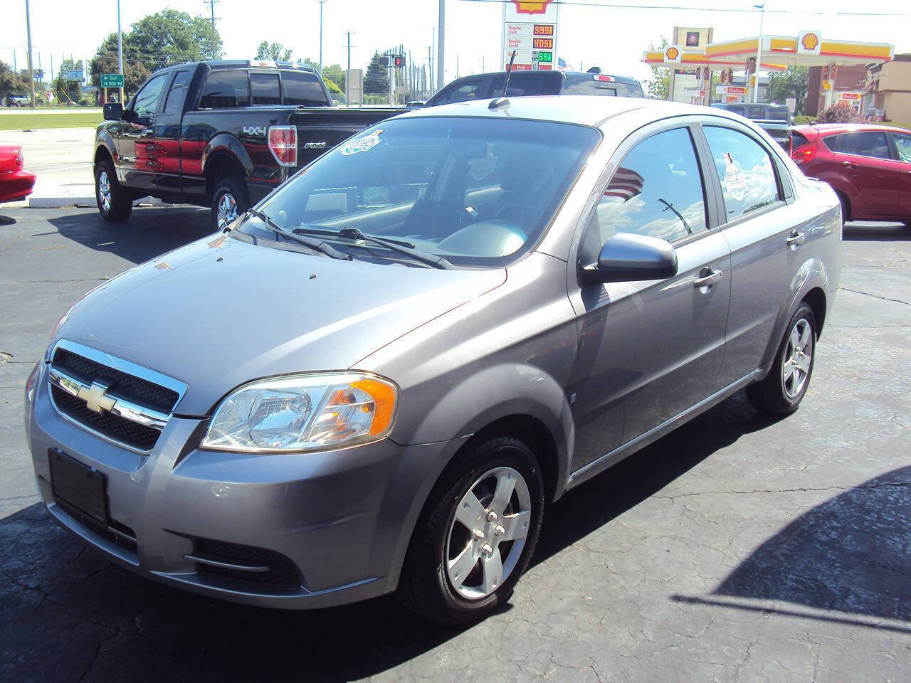 Used 2009 Chevrolet Aveo LT w/ Power and Convenience Package FWD image 3