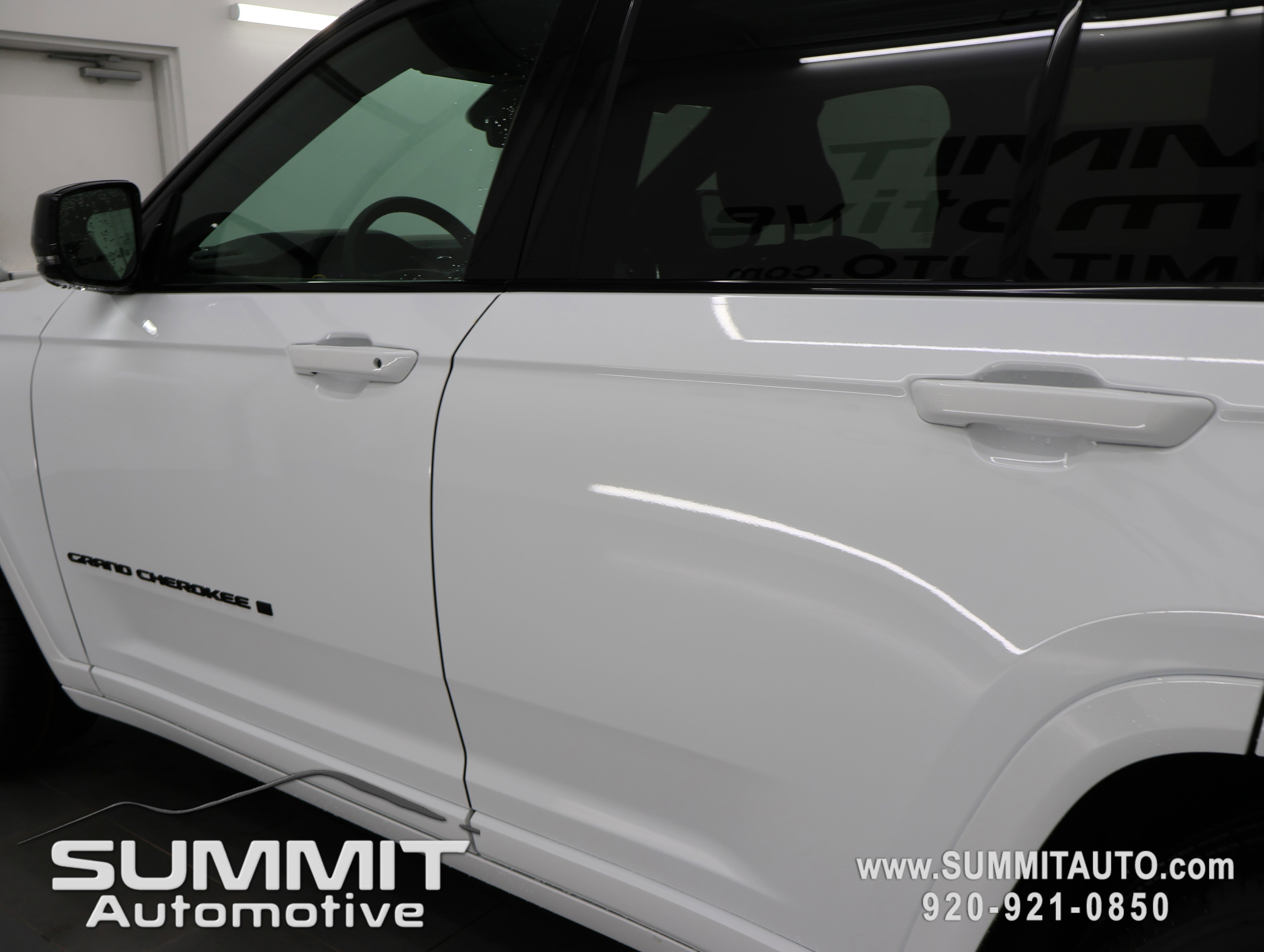 New 2026 Jeep Grand Cherokee Summit image 36