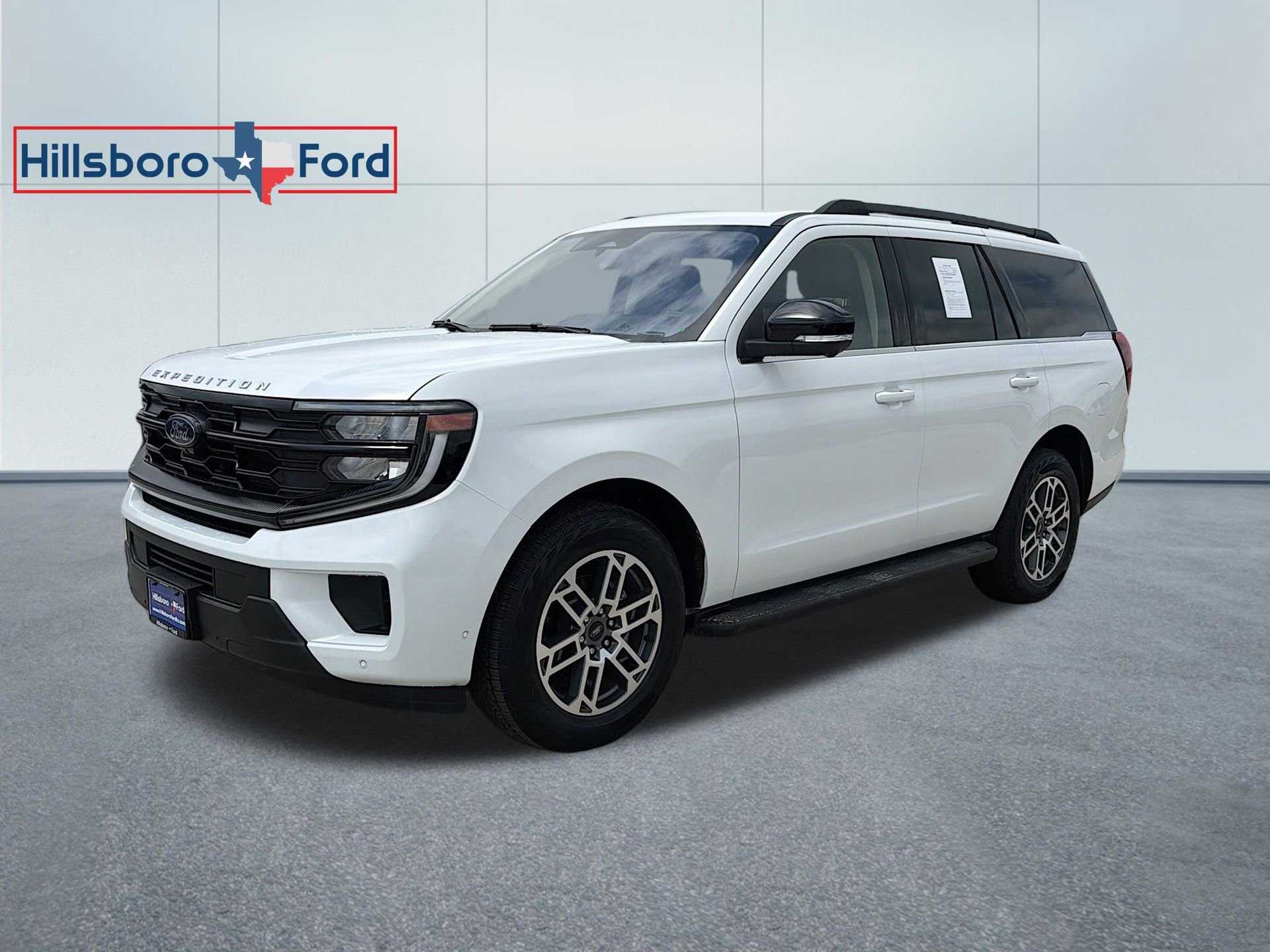 Used 2025 Ford Expedition Active AWD/4WD image 1