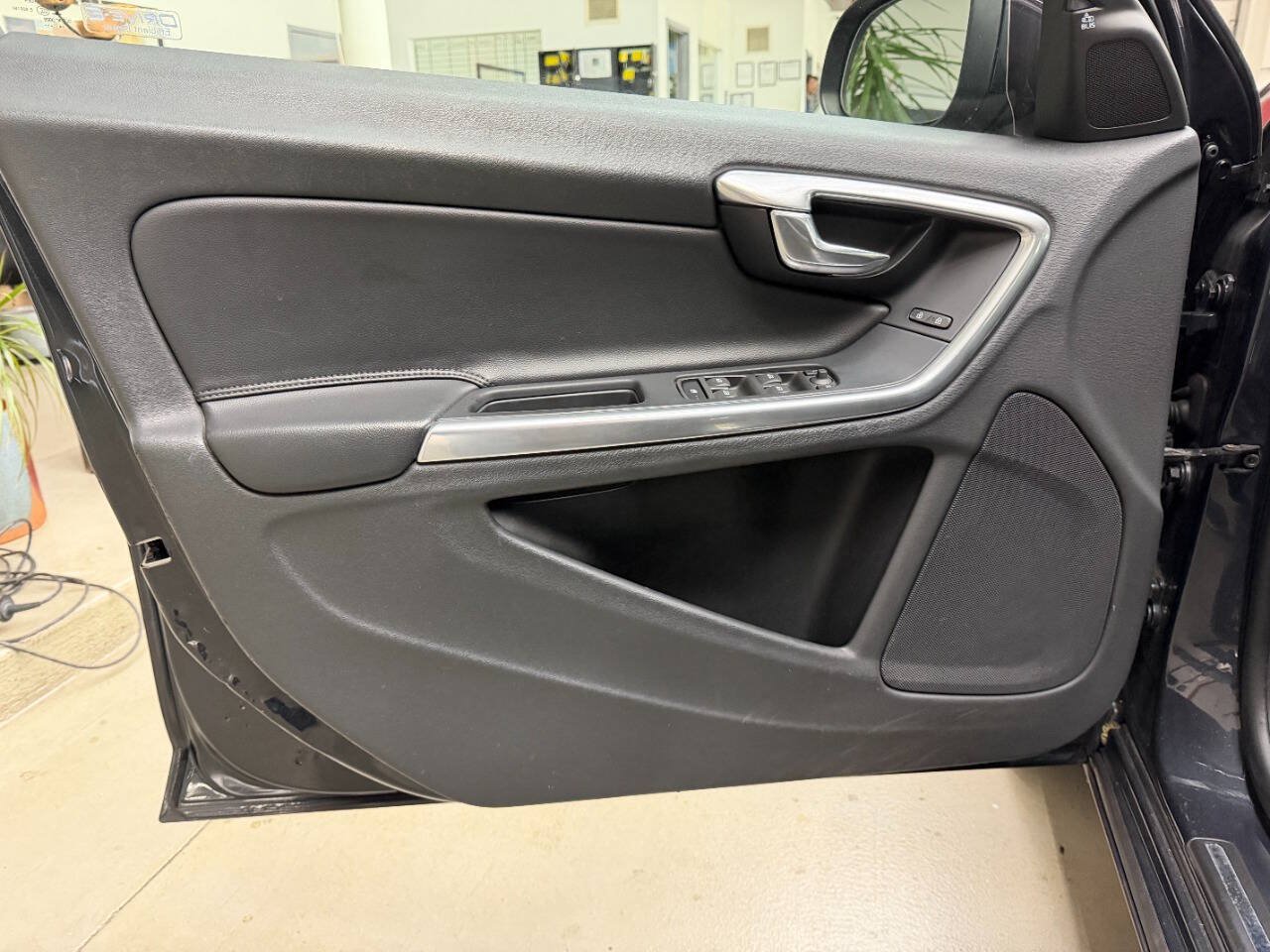 Used 2015 Volvo V60 T5 Premier FWD image 10