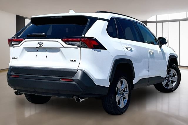 Used 2025 Toyota RAV4 XLE FWD image 6