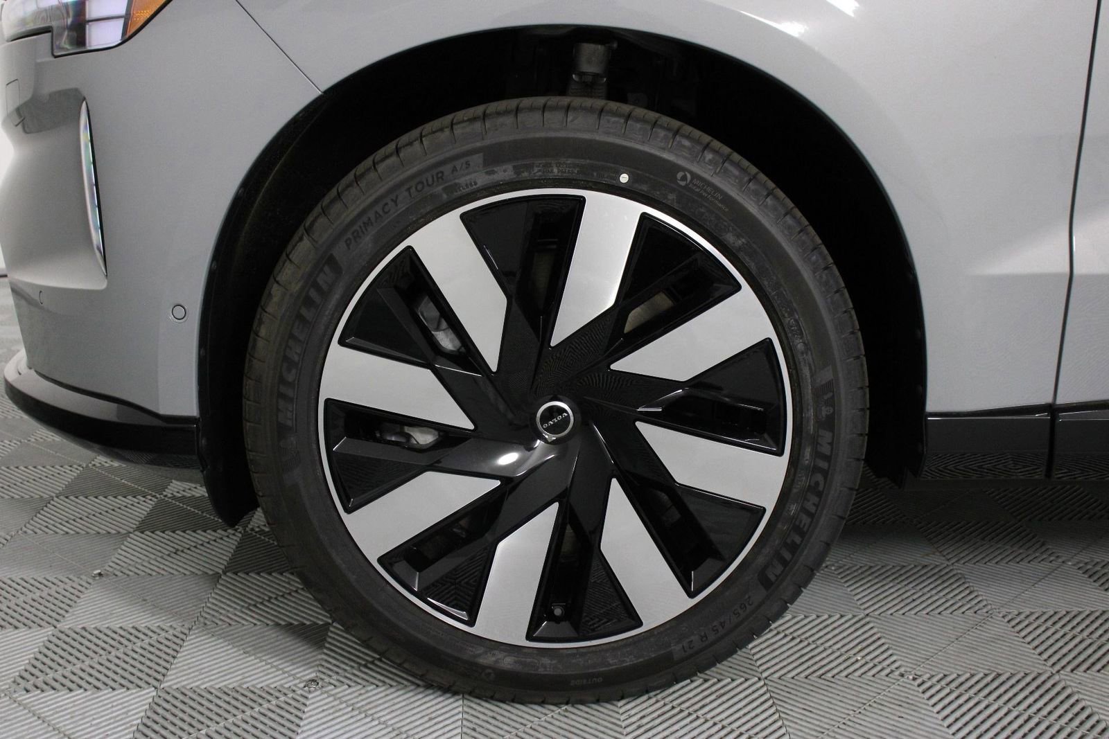 New 2026 Volvo EX90 Plus RWD image 12