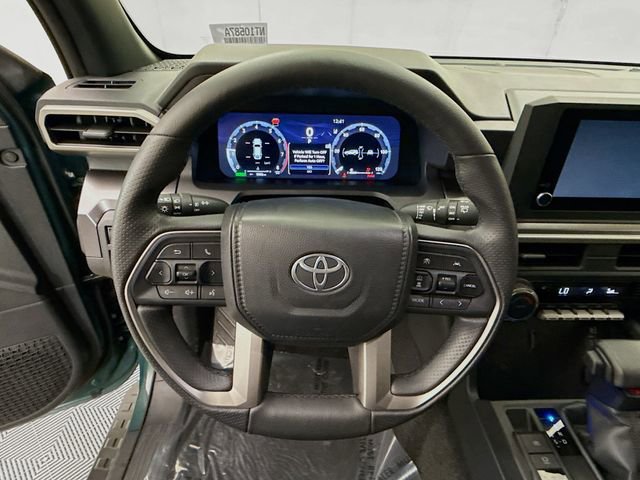 Used 2025 Toyota 4Runner 4WD image 11