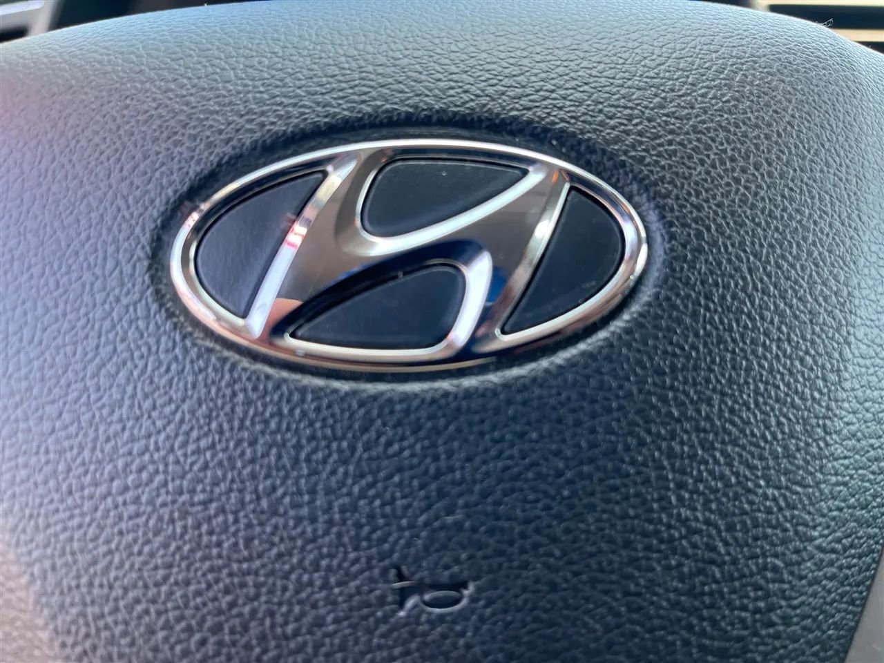 Used 2017 Hyundai Elantra Value Edition image 8