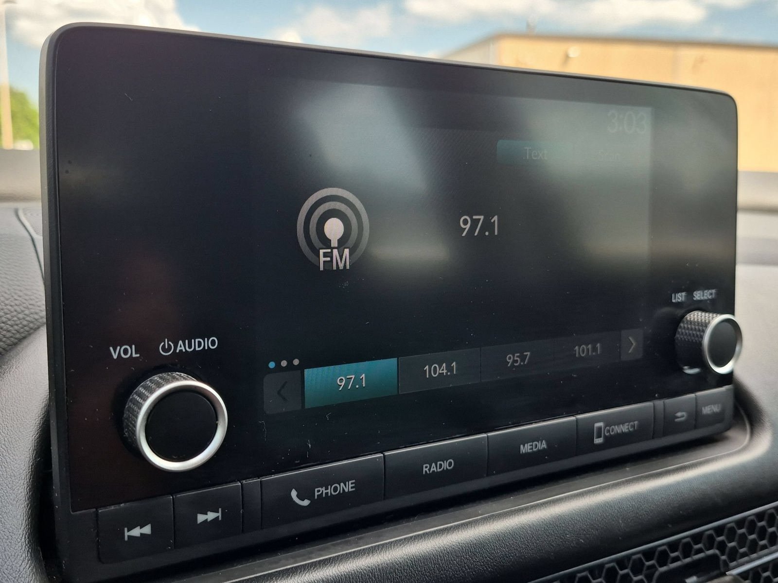 Used 2024 Honda HR-V LX image 19