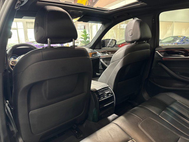Used 2017 BMW 530i RWD image 11